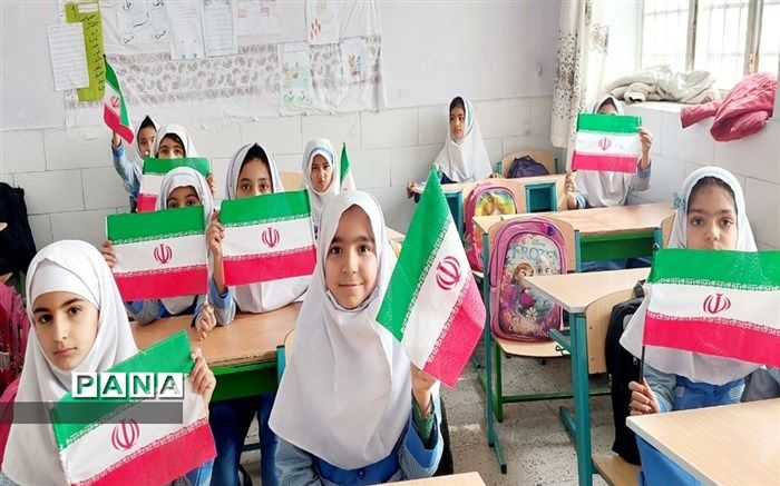 پیش‌بینی برنامه مکمل درسی برای دانش‌آموزان مدارس شاهد