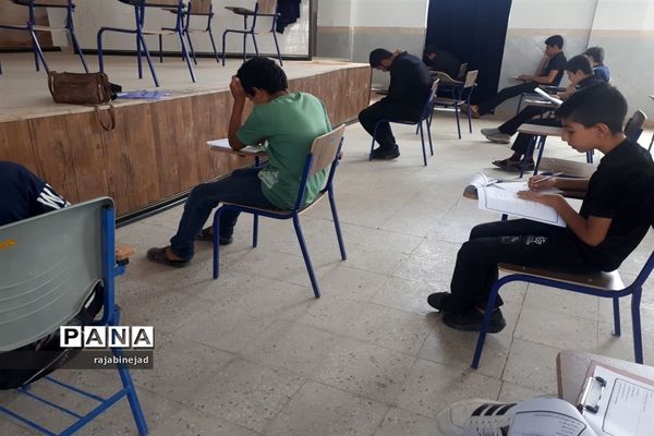 برگزاری مسابقه کتابخوانی دانایی، توانایی در ابرکوه