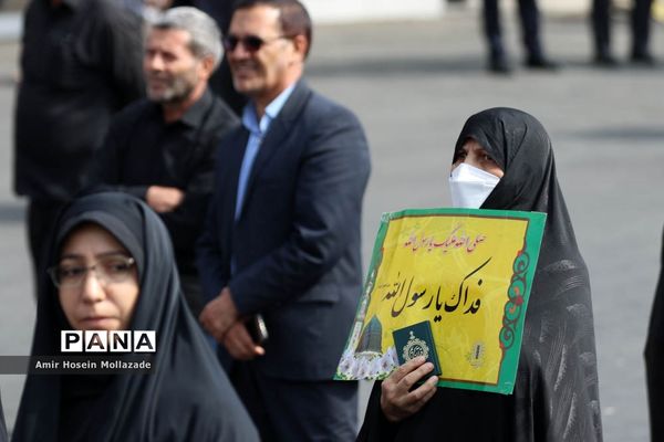 استقبال مردم ارومیه از 24 شهید تازه تفحص شده