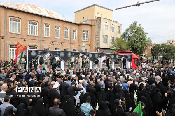 استقبال مردم ارومیه از 24 شهید تازه تفحص شده