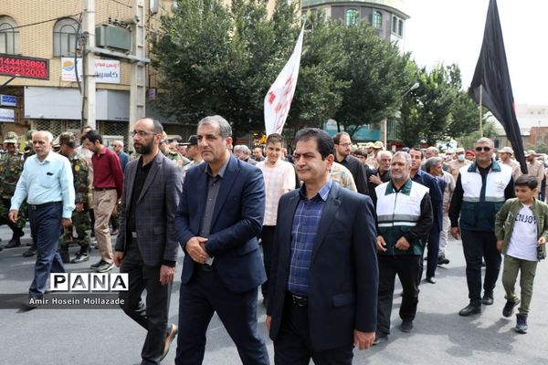 استقبال مردم ارومیه از 24 شهید تازه تفحص شده