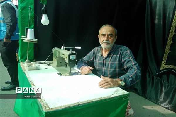 میزبانی خادمان مشهدی از زائران حضرت ثامن الحجج