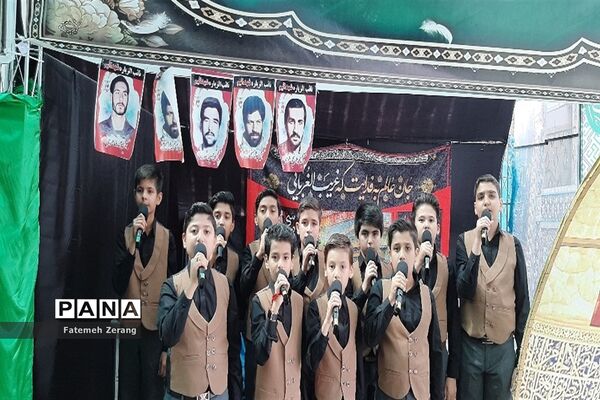 استقبال از  زائران با پای پیاده در راه مشهد الرضا