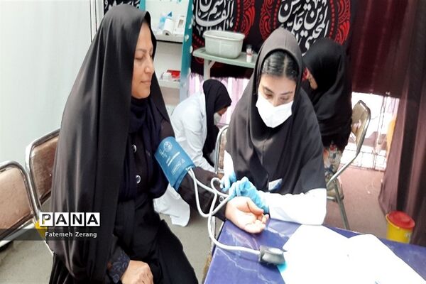 استقبال از  زائران با پای پیاده در راه مشهد الرضا