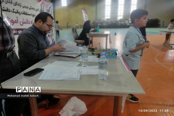 اولین دوره مسابقات رباتیک دانش‌آموزان پسر در آبادان