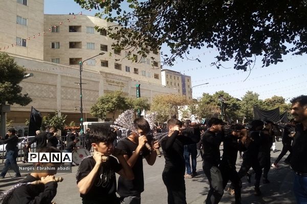 عزاداری مردم مشهد در دهه پایانی صفر