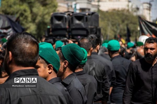 عزاداری زائران و مجاوران رضوی