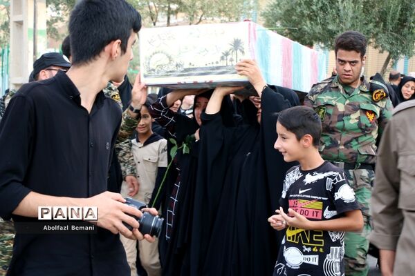 گلباران پیکر مطهر شهید گمنام