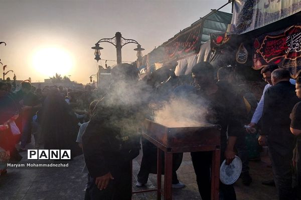برپایی‌ مواکب‌ به‌منظور خدمتگزاری به زائران آقا امام رضا(ع)
