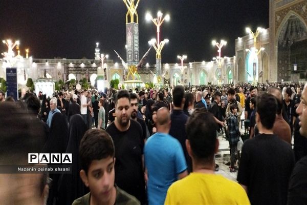 حال و هوای حرم مطهر رضوی در شب شهادت علی بن موسی الرضا (ع)