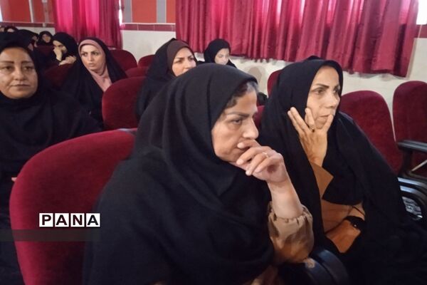 جلسه مدیران مدارس محمود‌آباد