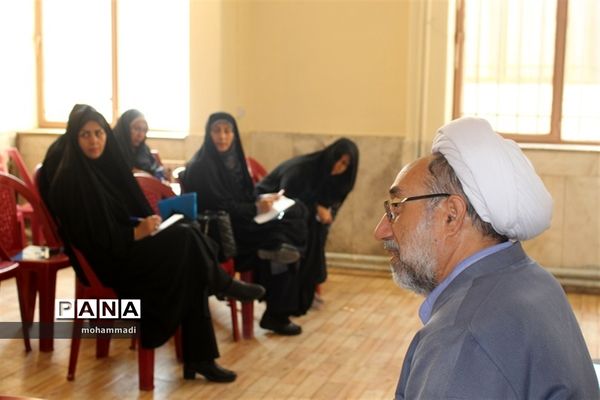 آموزش و ارتقاءتوانمندی‌های منابع انسانی معاونت پرورشی و فرهنگی