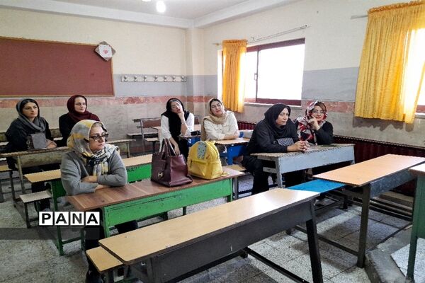 استقبال از ماه مهر در دبستان‌های قائمشهر