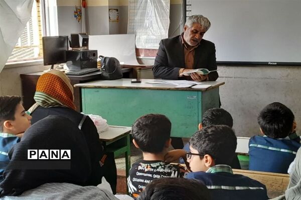 استقبال از ماه مهر در دبستان‌های قائمشهر