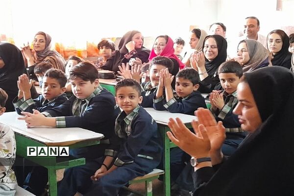 استقبال از ماه مهر در دبستان‌های قائمشهر