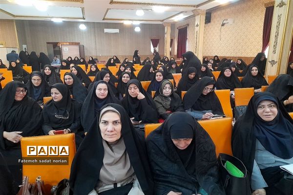 جلسه مدیران مدارس آموزش و پرورش منطقه تبادکان با محوریت پروژه مهر و بازگشایی مدارس