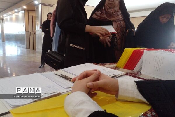 برگزاری جلسه معارفه مدیران و کادر جدید اجرایی  با اولیا