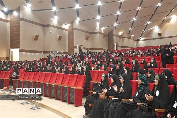 همایش فرماندهان واحدهای پوینده و پیشگام مسئولان واحد‌های بسیج دانش‌آموزی
