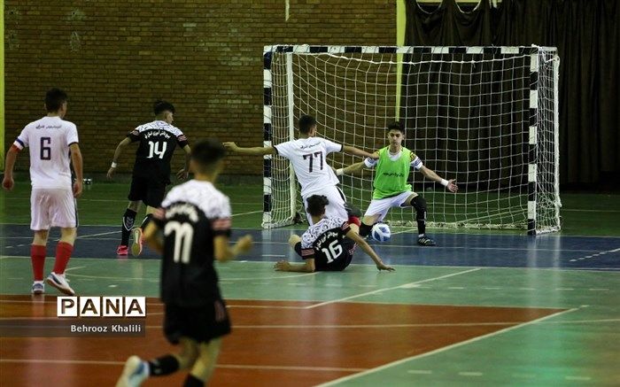 ‌برگزاری مسابقات فوتسال جام شهدای دانش‌آموز با شرکت 32 تیم