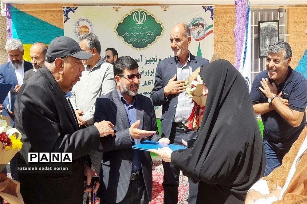 آیین بهسازی و تجهیز آموزشگاه شهید بقراطی منطقه تبادکان