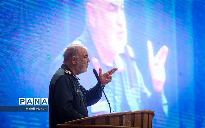 دفاع مقدس طولانی‌ترین جنگ قرن بیستم و نابرابرترین جنگ جهانی بود