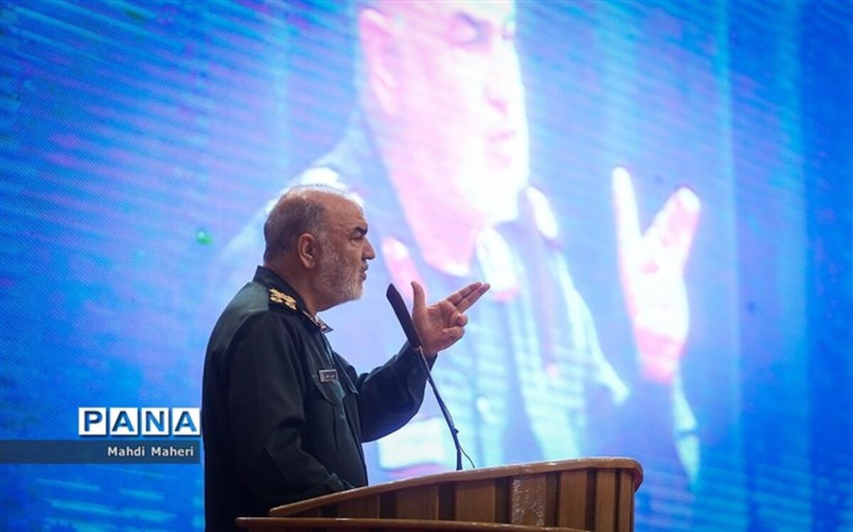 دفاع مقدس طولانی‌ترین جنگ قرن بیستم و نابرابرترین جنگ جهانی بود