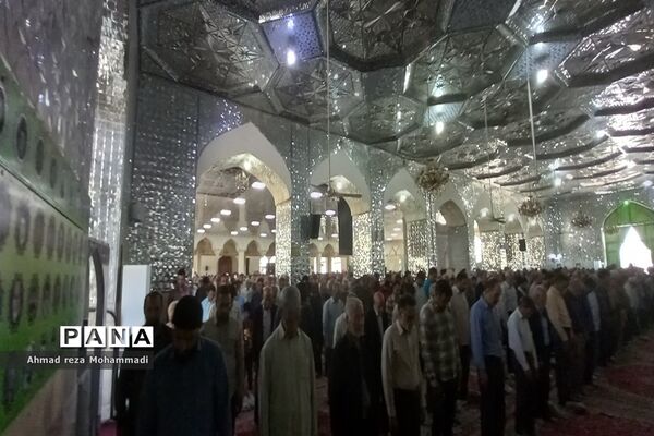 شرکت گسترده بسیجیان و رزمندگان در نماز جمعه کاشمر در اولین روز از هفته دفاع مقدس