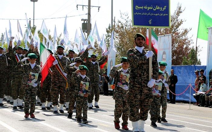 برپایی رژه حماسی نیروهای مسلح با شعار «ما متحدیم» در قم