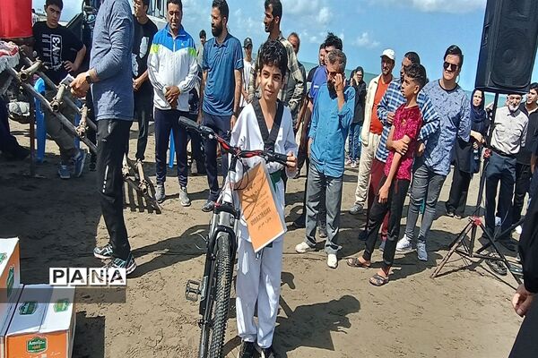 همایش بزرگ پیاده‌روی خانوادگی به‌مناسبت گرامیداشت هفته دفاع مقدس