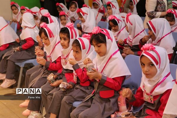 جشن شکوفه‌ها در دبستان معصوم دزفول