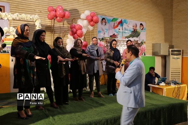 جشن شکوفه‌ها در دبستان معصوم دزفول