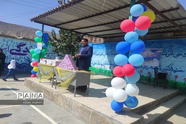 زنگ شکوفه‌ها همزمان با سراسر استان در آموزشگاه ۱۷ شهریور شهر کلات