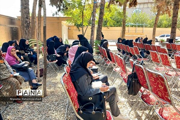 نشست تخصصی همراهان فصل صعود در بهارستان‌دو