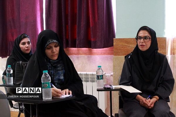برگزاری کلاس فلسفه و منطق در نشست تخصصی همراهان فصل صعود بهارستان‌2