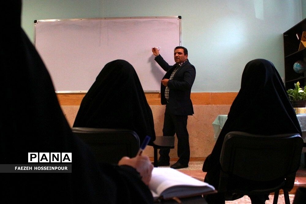 کلاس هم‌اندیشی عربی نشست تخصصی همراهان فصل صعود بهارستان‌2