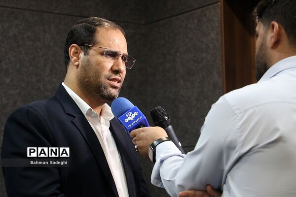 همایش  تجلیل از فعالان طرح مدارس همدل