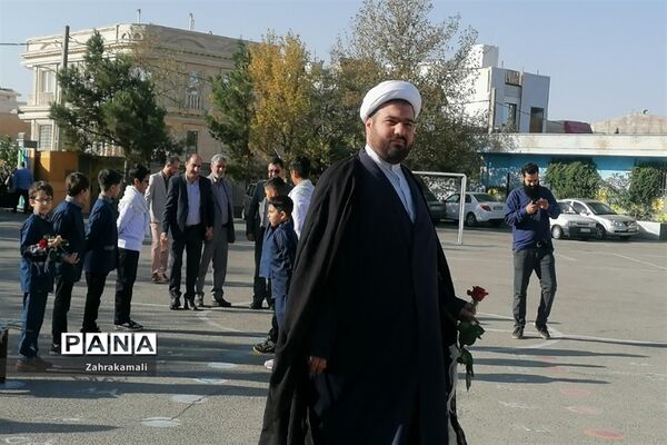 جشن شکوفه‌ها و کلاس اولی‌ها در شهرستان‌شهریار
