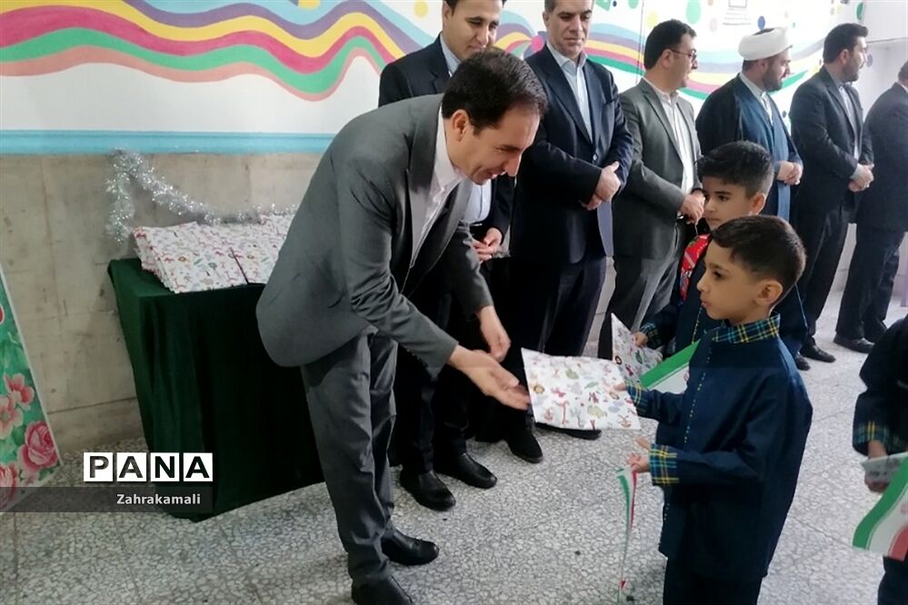 جشن شکوفه‌ها و کلاس اولی‌ها در شهرستان‌شهریار