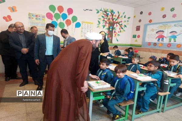 جشن شکوفه‌ها در شهرستان فیروزکوه