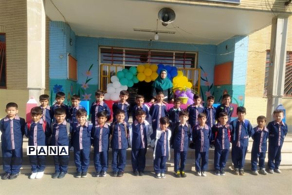 جشن شکوفه‌ها در مدارس صفادشت