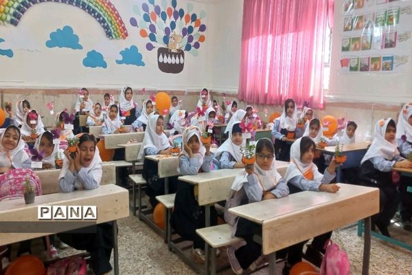 نوای زنگ مهر و حال و هوای کلاس اولی‌ها در ورامین