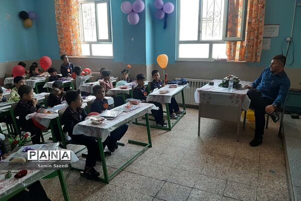 آیین استانی جشن روز شکوفه‌ها در دبستان پسرانه فسایی نژاد ناحیه ۳ شیراز