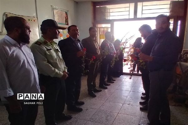 برگزاری جشن شکوفه‌ها در دبستان صحیفه نور فشافویه