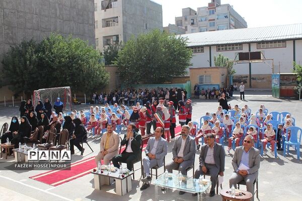 آیین جشن شکوفه‌ها در مدارس بهارستان‌2