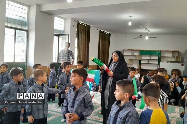 جشن شکوفه‌ها در دبستان شهید بهروز قشقایی ناحیه ۳ شیراز