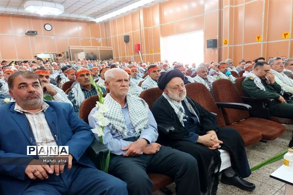مراسم تجلیل از رزمندگان و خانواده شهدای دفاع مقدس شهرستان بهبهان