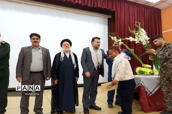 مراسم تجلیل از رزمندگان و خانواده شهدای دفاع مقدس شهرستان بهبهان