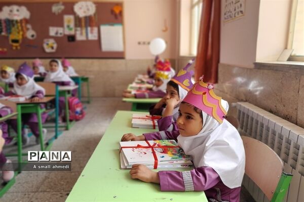 جشن شکوفه‌ها در دبستان بوستان شهرستان بن