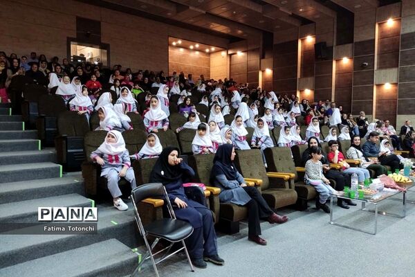 برگزاری جشن شکوفه‌های پایه اول دبستان دخترانه بعثت ناحیه ۳ شیراز در تالار سعدی