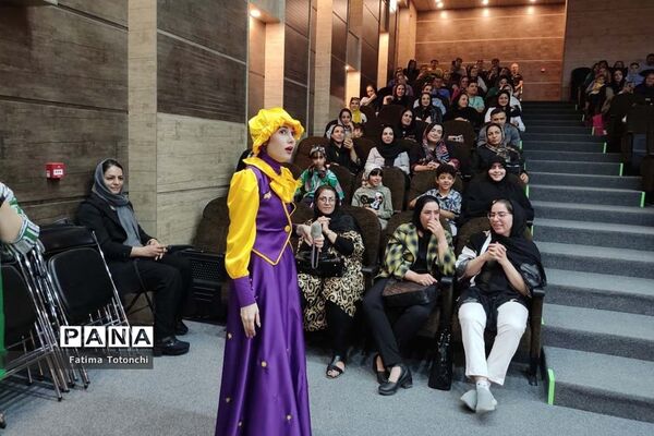 برگزاری جشن شکوفه‌های پایه اول دبستان دخترانه بعثت ناحیه ۳ شیراز در تالار سعدی